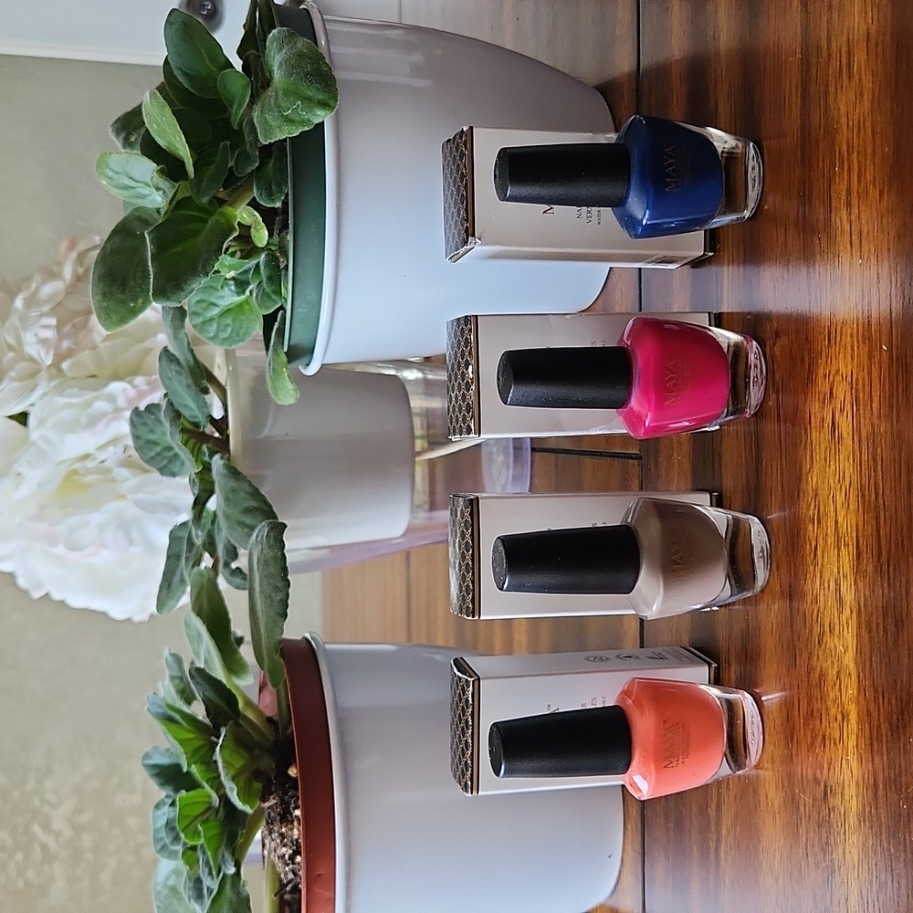 Maya Nail Lacquer Polish